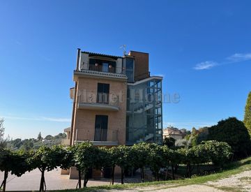 Vista - Casa indipendente in Vendita in Strada Amelia-Giove a Amelia