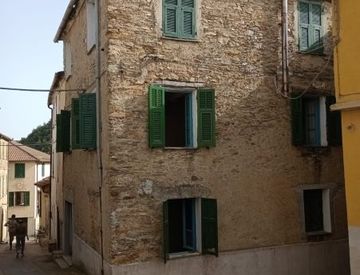 Foto 1 di 15 - Rustico, casale in Vendita in Vico alla Noce 3 a Borghetto d'Arroscia