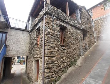 Foto 1 di 32 - Rustico, casale in Vendita in Borgata Quartarole a Borghetto d'Arroscia