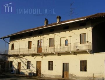 Foto 1 di 11 - Rustico, casale in Vendita in Strada Provinciale 42 a Tronzano Vercellese