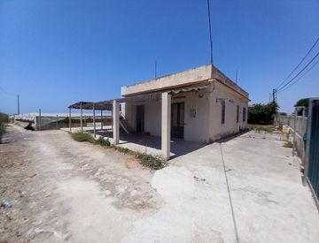 Foto 1 di 17 - Casa indipendente in Vendita in lido Macconi a Acate