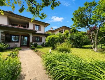 Facciata - Casa bifamiliare, trifamiliare in Vendita in zona Villaggio Monte Grappa a Quinto Vicentino