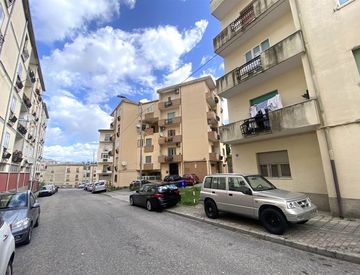 Foto 1 di 3 - Trilocale in Vendita in zona Gagliano-Mater Domini a Catanzaro