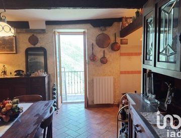 Soggiorno - Appartamento in Vendita in Via Vittorio Emanuele a Castel Vittorio