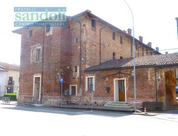 Foto 1 di 22 - Rustico, casale in Vendita in Piazza San Martino 1 a Casanova Elvo