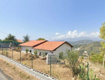 Foto 1 di 9 - Villa in Vendita in Viale Europa a Vallebona