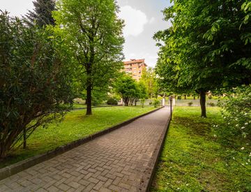 Giardino - Trilocale in Vendita in Strada della Magra 11 a Torino