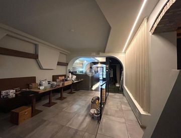 Foto 1 di 41 - Locale commerciale in Affitto in Via Giovanni Battista Tiepolo 54 a Padova