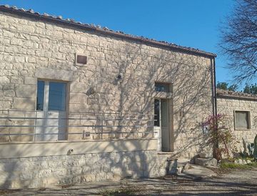 Foto 1 di 24 - Casa bifamiliare, trifamiliare in Vendita in Via Vanella a Modica