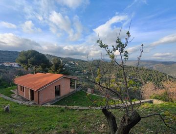 Foto 1 di 46 - Villa in Vendita in Via Sant'Agata 103 a Imperia