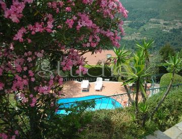 Giardino - Villa in Vendita in Via della Zecca a Seborga