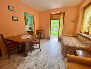 Soggiorno - Trilocale in Vendita in Strada Provinciale 8 12 -20 a Frassino