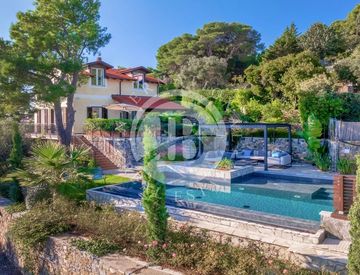 Piscina - Villa in Vendita in zona Centro a Cervo