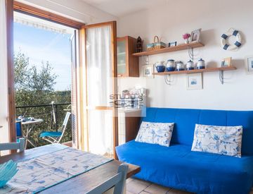 Soggiorno - Bilocale in Vendita in Via Castellaro a Pompeiana