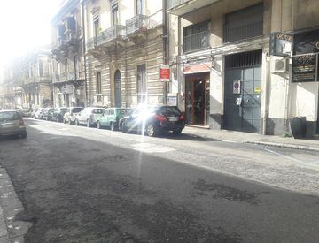 Locale commerciale in Affitto in Via Vincenzo Giuffrida 59 a