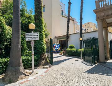 Vista - Trilocale in Vendita in Via del Parco Margherita 24 a Napoli