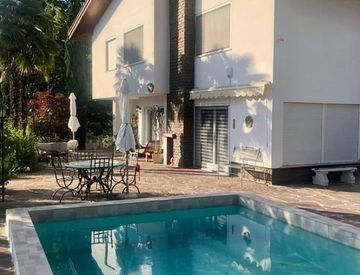 Piscina - Villa in Vendita a Postal