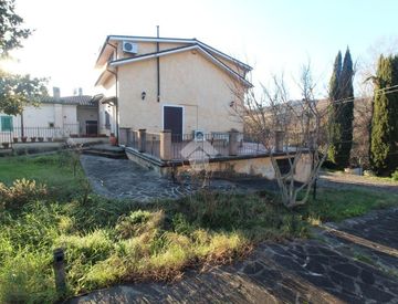 Facciata - Quadrilocale in Vendita in Via Sant’Anna 1 a Castelnuovo di Farfa
