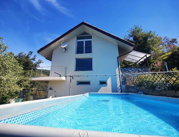 Piscina - Villa in Vendita in Strada della Villa a Seborga