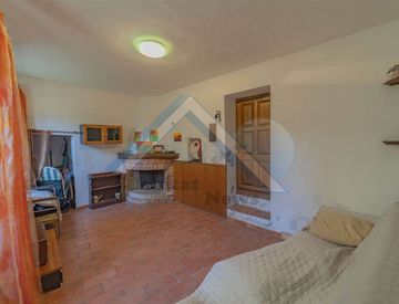 Soggiorno - Quadrilocale in Vendita a Apricale