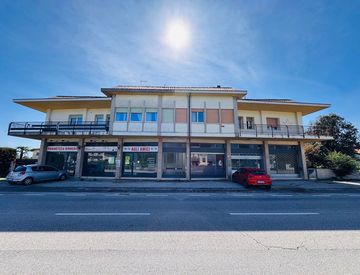 Vista - Locale commerciale in Affitto in Via Cividina a Martignacco