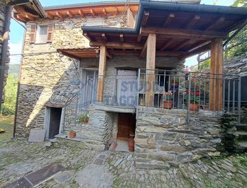Foto 1 di 26 - Casa bifamiliare, trifamiliare in Vendita in Strada Provinciale 52 a Molini di Triora