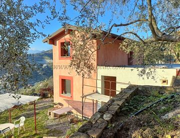 Foto 1 di 24 - Casa indipendente in Vendita in Strada Fuberta a Vallebona