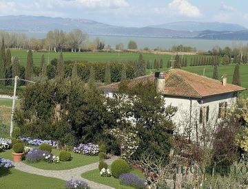 Vista - Casa indipendente in Vendita in Località Piselli a Castiglione del Lago