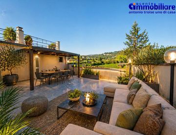 Foto 1 di 60 - Casa indipendente in Vendita in Via Provinciale Lucchese 116 a Pistoia