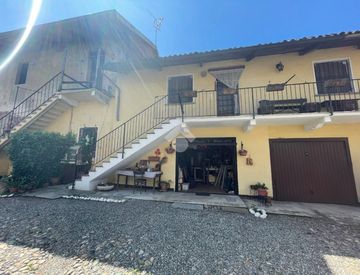 Foto 1 di 25 - Rustico, casale in Vendita in Via Edmondo De Amicis 20 a San Germano Vercellese