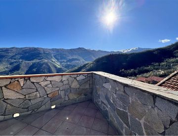 Terrazza - Casa bifamiliare, trifamiliare in Vendita in Via alla Chiesa a Pornassio