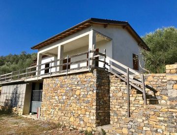Foto 1 di 23 - Villa in Vendita in Via Montin a Diano San Pietro