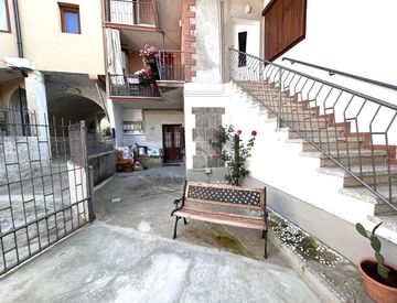 Facciata - Monolocale in Vendita in Via II Giugno 40 a Sovere