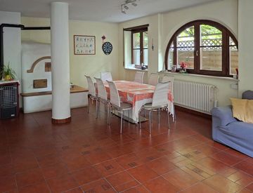 Soggiorno - Appartamento in Vendita in Via Stazione 12 a Laion