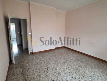 Stanza - Trilocale in Affitto in Via Saliceto a Torino
