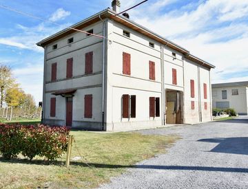 Facciata - Rustico, casale in Vendita a San Secondo Parmense