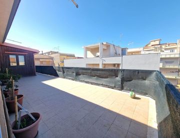 Piscina - Attico, mansarda in Vendita in Via Giuseppe di Vittorio a Ragusa
