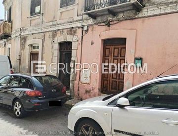 Foto 1 di 15 - Quadrilocale in Vendita in Via Domenico Marincola Pistoia a Catanzaro