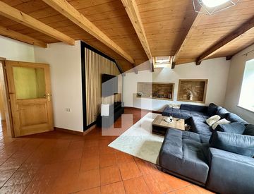 Soggiorno - Quadrilocale in Vendita in Vicolo Veronica a Caldaro sulla strada del vino