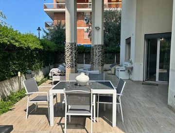Terrazza - Quadrilocale in Vendita in Viale Ortigara a Rimini