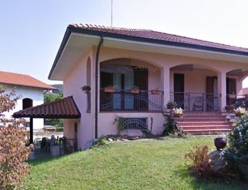 Foto 1 di 22 - Villa in Vendita in zona Centro a Serravalle Sesia