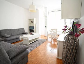 Soggiorno - Bilocale in Vendita in Viale delle Terme a Merano