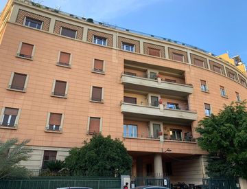 Vista - Ufficio in Vendita in Viale Regina Margherita 9 a Palermo