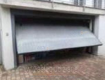 Foto 1 di 6 - Box/posto auto in Vendita in Via Amilcare Ponchielli 13 a Piacenza