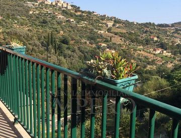 Terrazza - Bilocale in Vendita in Viale Europa 32 a Vallebona