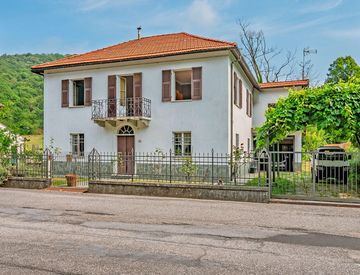 Facciata - Casa indipendente in Vendita in Via Giovo 135 a Pontinvrea