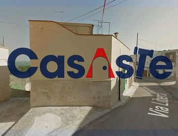 Foto 1 di 31 - Casa indipendente in Vendita in Via Libertà 10 a Canosa di Puglia