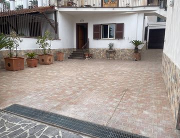 Foto 1 di 55 - Casa indipendente in Affitto in Via del Mare 80 a Marano di Napoli