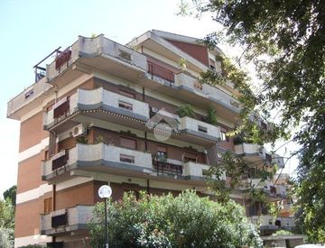 Vista - Bilocale in Vendita in Via Carlo Giuseppe Gismondi 50 a Roma