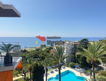 Piscina - Quadrilocale in Vendita in Via Padre Semeria 282 a Sanremo